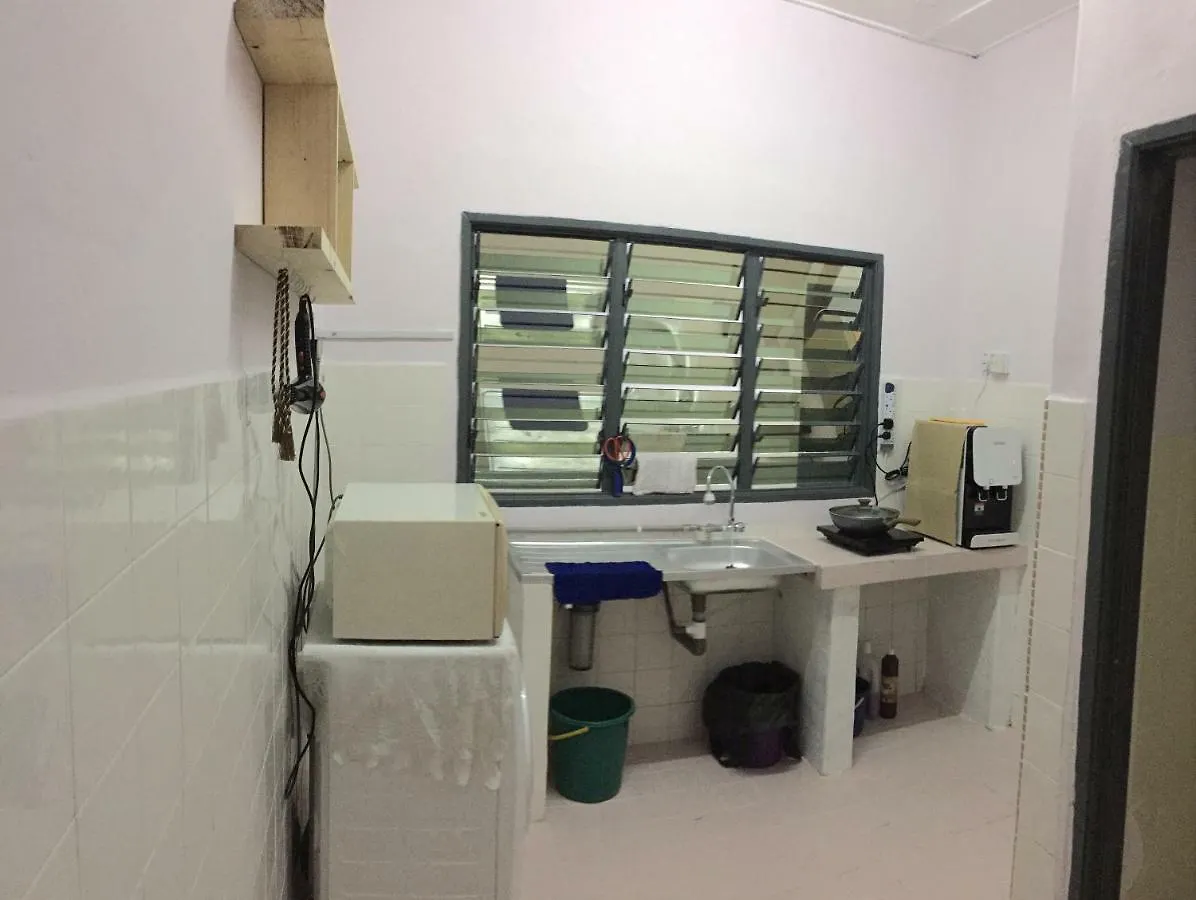 Ipoh Homestay contacts